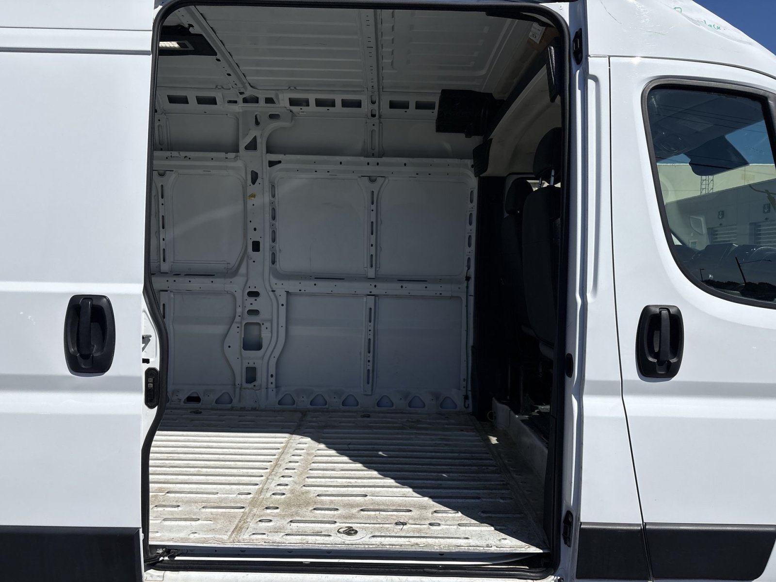 Used 2025 RAM ProMaster 3500 w/ Convenience Group FWD image 24
