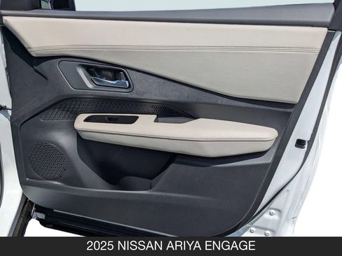 Used 2025 Nissan Ariya AWD image 21