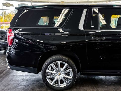 Used 2021 Chevrolet Suburban High Country w/ Premium Package image 15