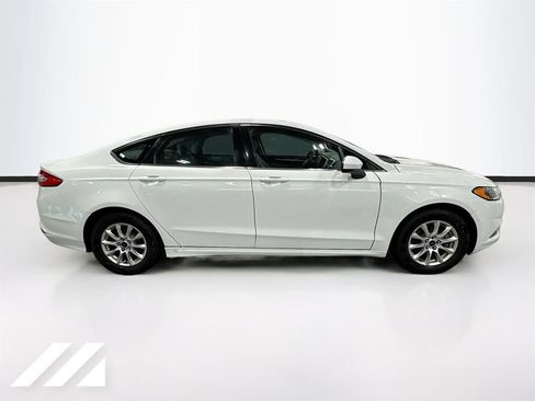 Used 2015 Ford Fusion S FWD image 4