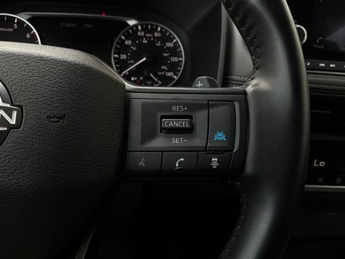 Used 2025 Nissan Rogue SV AWD/4WD image 34