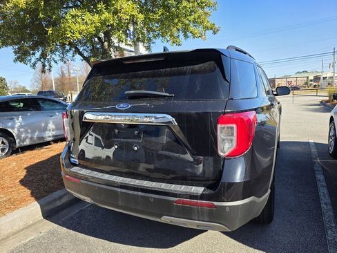 Used 2020 Ford Explorer XLT w/ Equipment Group 202A image 33