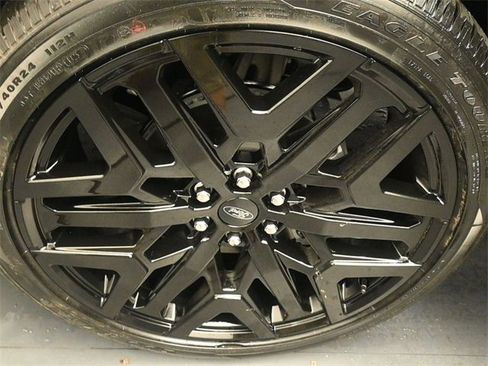 New 2026 Ford Expedition Platinum image 14