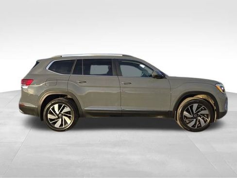 Used 2025 Volkswagen Atlas SEL image 13