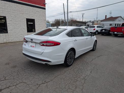 Used 2018 Ford Fusion SE w/ Fusion SE Technology Package FWD image 6