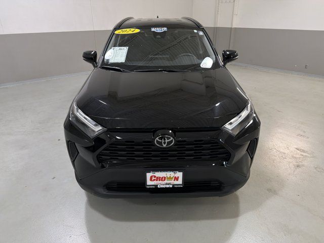 Used 2024 Toyota RAV4 XLE FWD image 3