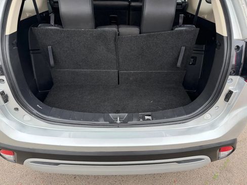Used 2019 Mitsubishi Outlander SE image 21
