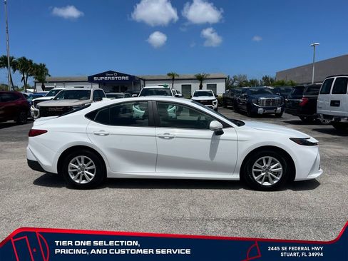 Used 2025 Toyota Camry LE FWD image 8