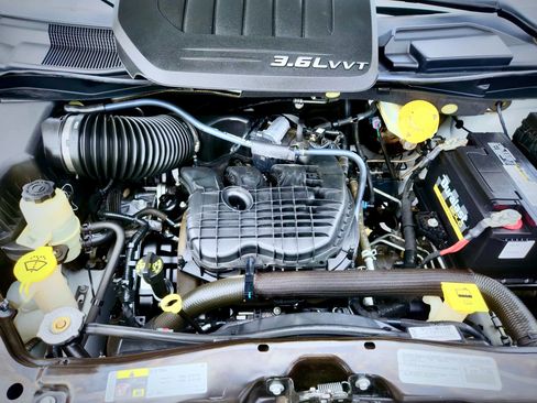 Used 2015 Dodge Grand Caravan SE w/ Quick Order Package 29E SE image 14