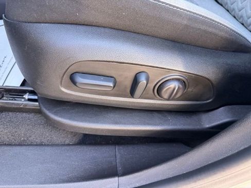 Certified 2024 Chevrolet Equinox LT FWD image 14