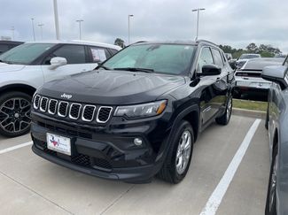 Used 2025 Jeep Compass Latitude video 1