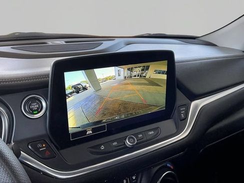 Used 2023 Chevrolet Blazer LT w/ Convenience Package FWD image 11