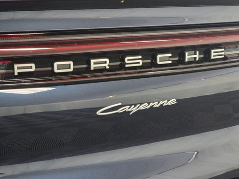 New 2025 Porsche Cayenne Coupe image 22