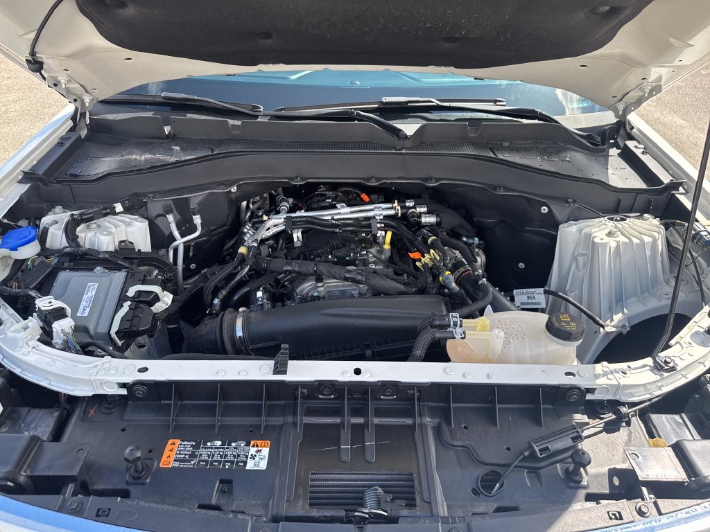 Used 2025 Ford Explorer Active RWD image 31
