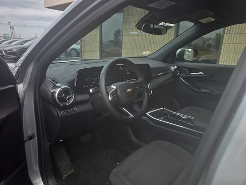 Used 2025 Chevrolet Equinox LT AWD/4WD image 7