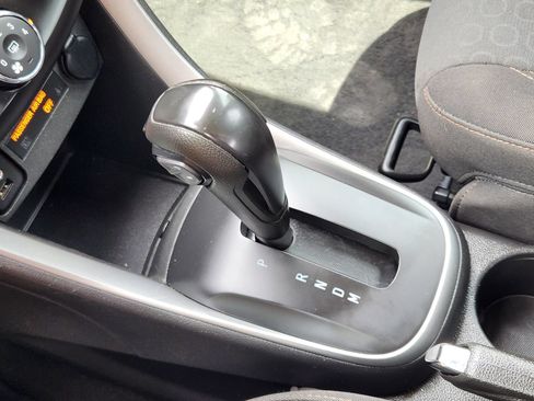 Used 2021 Chevrolet Trax LS FWD image 21