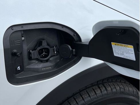 New 2026 Nissan Leaf SV+ w/ Floor Mat Package (SV+) image 9