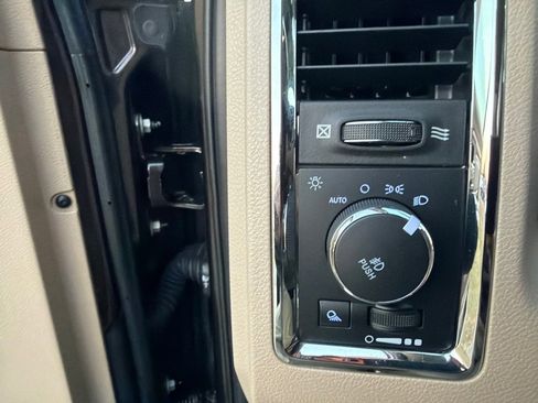 Used 2017 RAM 1500 Laramie w/ Convenience Group image 21