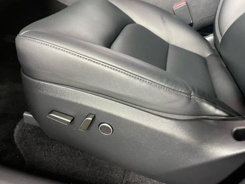 Used 2024 Tesla Model Y Long Range image 21