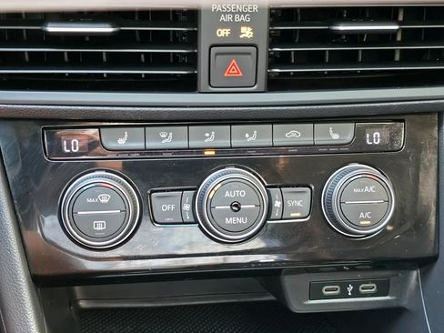 Used 2021 Volkswagen Jetta SE FWD image 24
