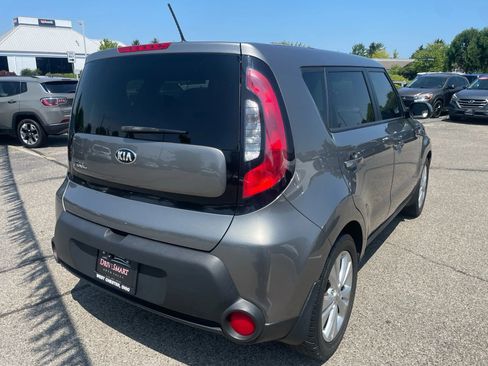 Used 2015 Kia Soul + image 5