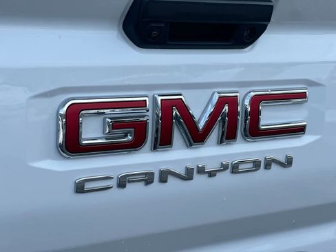 Used 2024 GMC Canyon Elevation w/ Convenience Package image 17