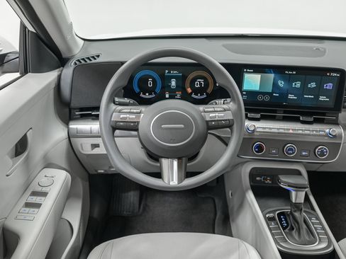 Used 2025 Hyundai Kona SE image 16