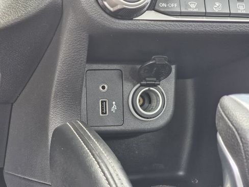 Used 2018 Nissan Kicks SV FWD image 20