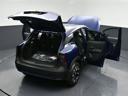 New 2026 Nissan Kicks SV AWD/4WD image 32