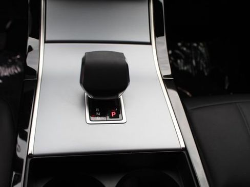 Used 2025 Land Rover Range Rover Evoque S image 16