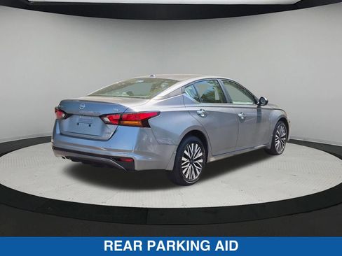 Used 2024 Nissan Altima 2.5 SV AWD/4WD image 4