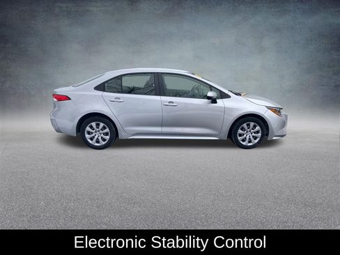 Used 2020 Toyota Corolla LE image 8