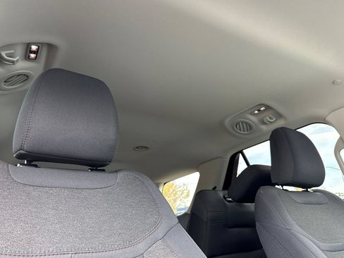 Used 2026 Ford Explorer Active RWD image 17