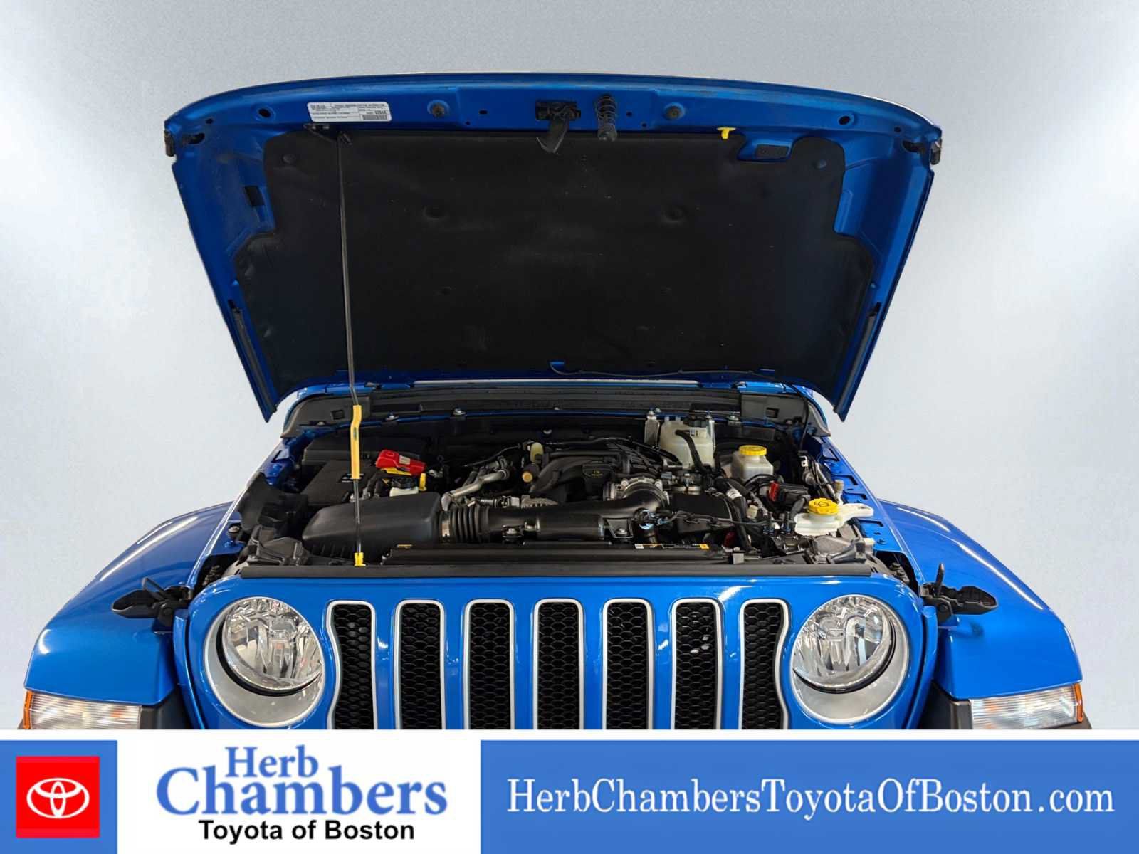 Used 2022 Jeep Wrangler Unlimited Sahara AWD/4WD image 7