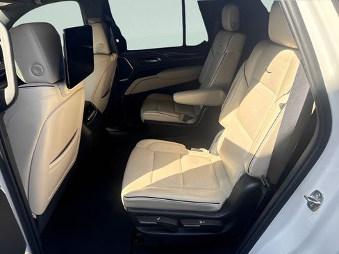 Used 2021 Cadillac Escalade Sport w/ Driver Assist Tech Package AWD/4WD image 14
