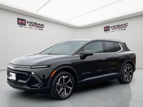 New 2026 Chevrolet Equinox EV LT image 3