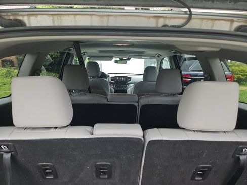 Used 2021 Honda Pilot Special Edition image 10