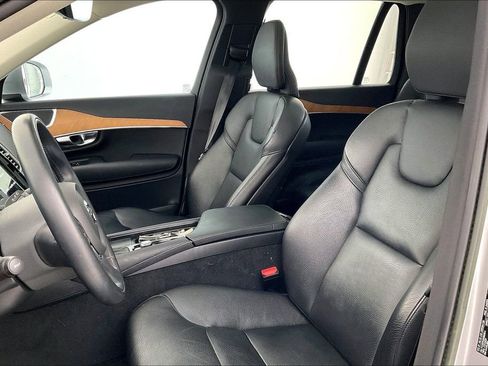 Used 2022 Volvo XC90 T5 Momentum w/ Climate Package image 30