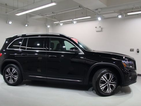 Certified 2025 Mercedes-Benz GLB 250 4MATIC image 13