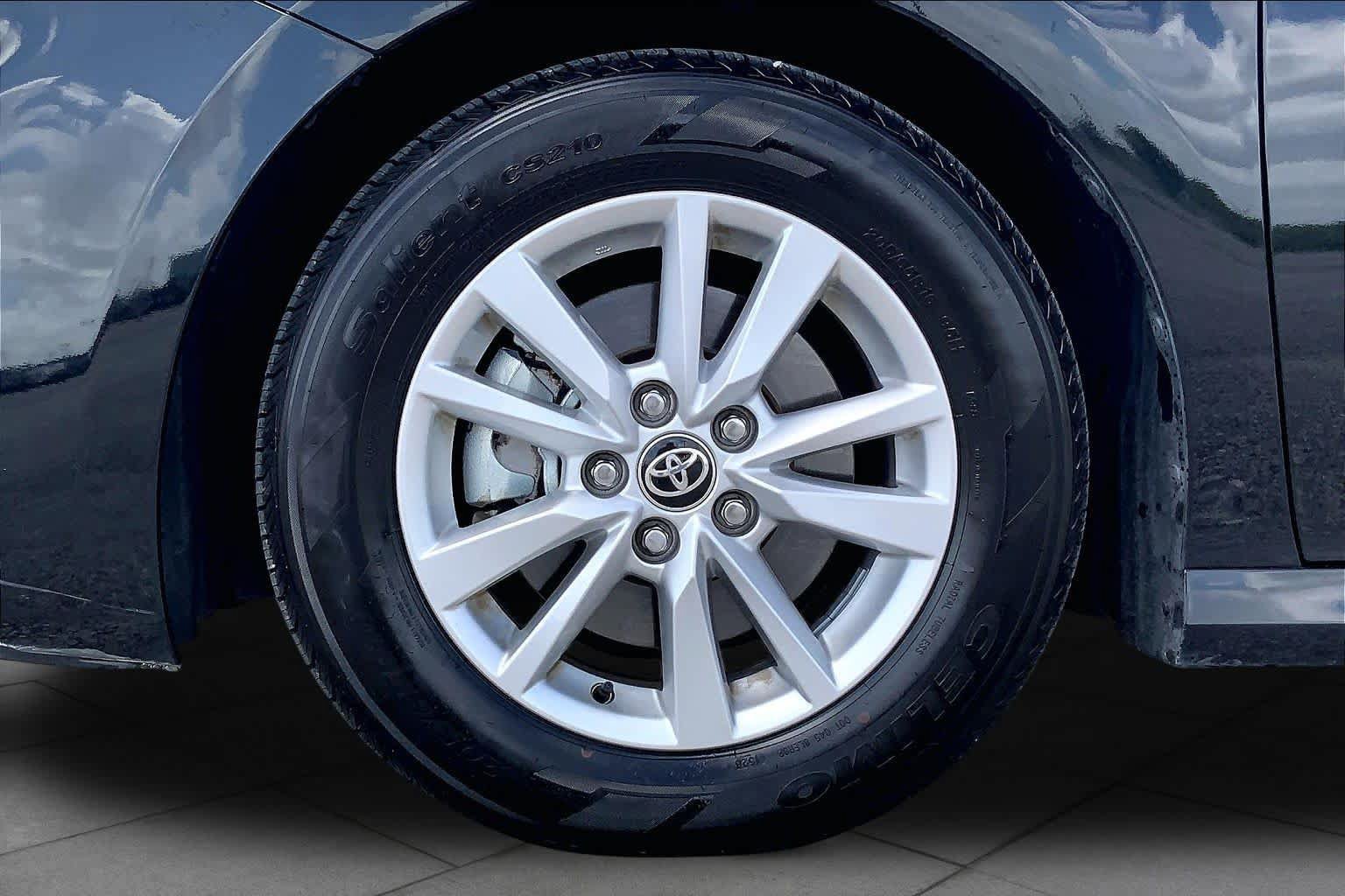 Used 2025 Toyota Camry LE FWD image 11