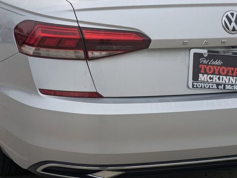 Used 2020 Volkswagen Passat 2.0T SE w/ Sunroof Package image 9