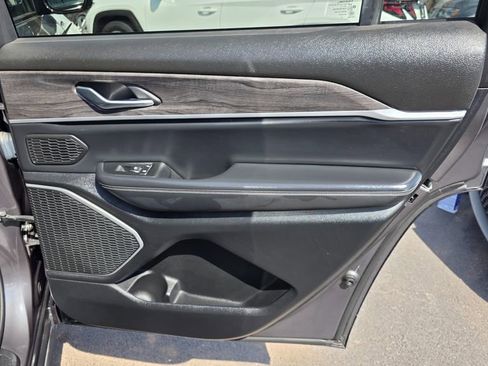 Used 2021 Jeep Grand Cherokee L Limited image 39