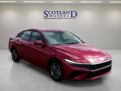 Used 2024 Hyundai Elantra SEL image 4