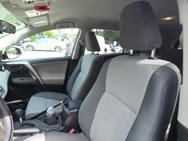 Used 2015 Toyota RAV4 LE FWD image 7