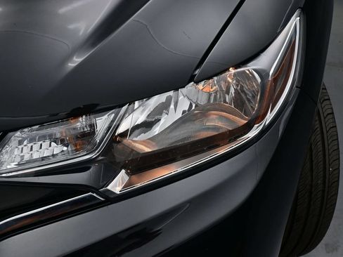 Used 2019 Honda Fit LX image 34