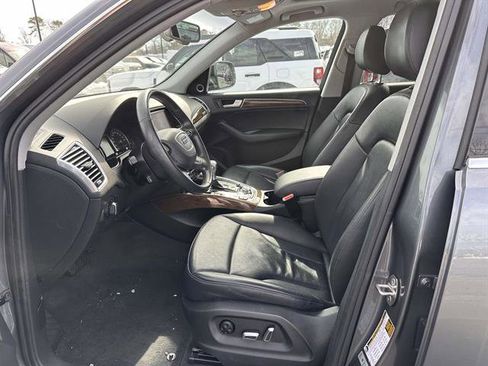 Used 2017 Audi Q5 2.0T Premium Plus w/ Technology Package image 28