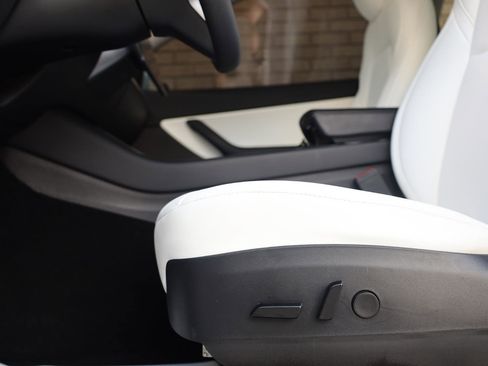 Used 2020 Tesla Model Y Long Range AWD/4WD image 16