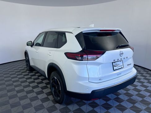 Used 2024 Nissan Rogue SV AWD/4WD image 5