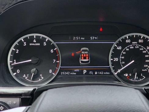 Certified 2025 INFINITI QX60 Pure image 10