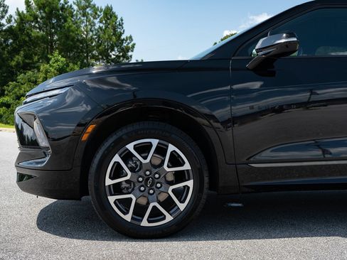 Used 2025 Chevrolet Blazer RS FWD image 4
